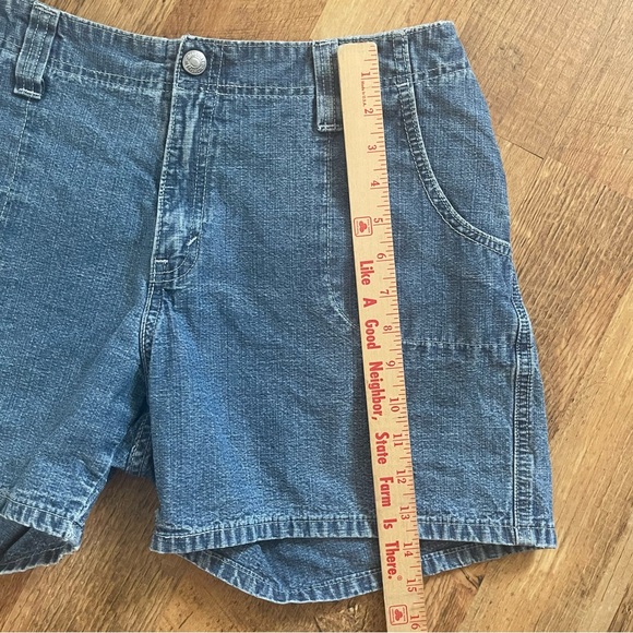Vintage Levi’s Wide leg Mid Thigh Jean Shorts - Picture 7 of 9